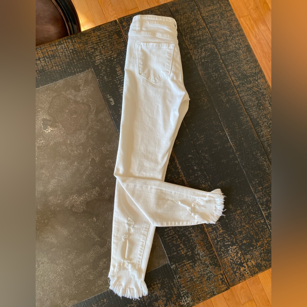 Kancan White Cropped Jeans Size 1 Distressed Pants